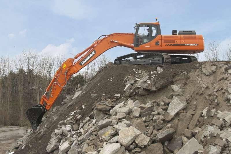 doosan excavator maximum reach