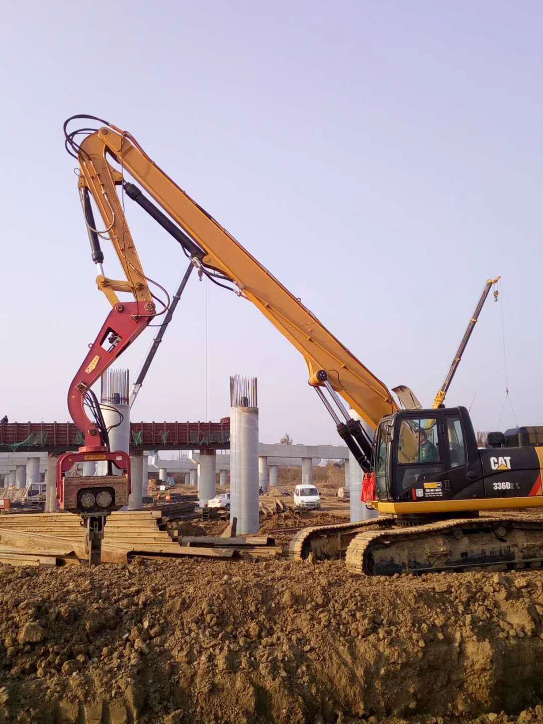 pile long boom arm